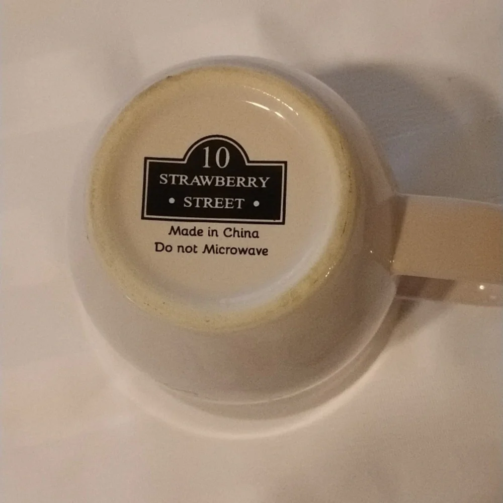 10 Strawberry Street, 'Hello Gorgeous Oh La La' - Ceramic Cream Mug - Picture 4 of 7